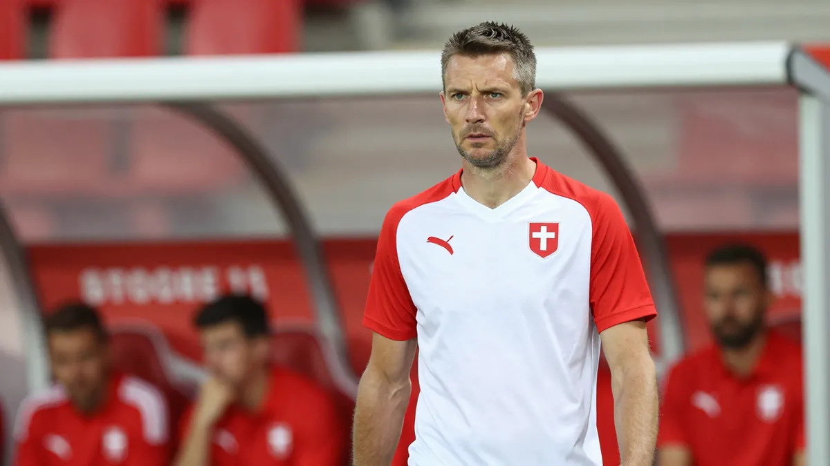 Nový kouč Denia: operace Schick, byt v Praze, jiní asistenti. Jak je na tom s angličtinou?